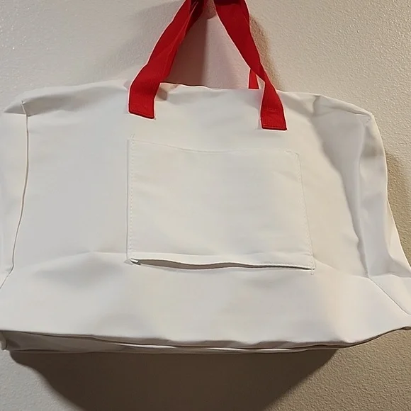 NIP Hello Kitty Travel Bag - Picture 3 of 4